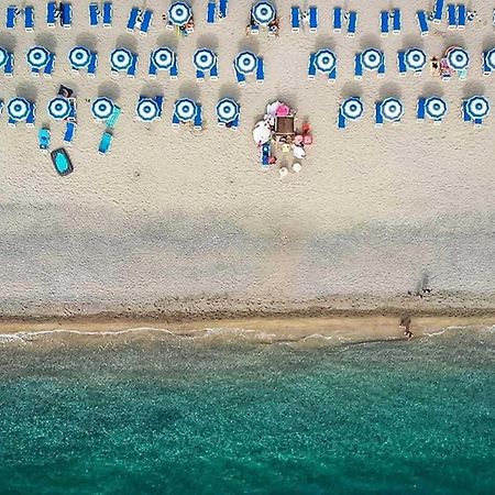 Club Esse Aquilia Beach Village Badolato Marina ภายนอก รูปภาพ