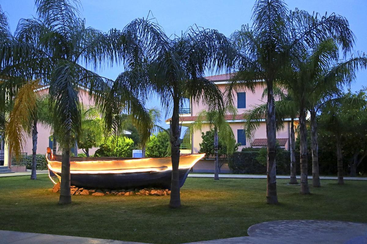 Club Esse Aquilia Beach Village Badolato Marina ภายนอก รูปภาพ
