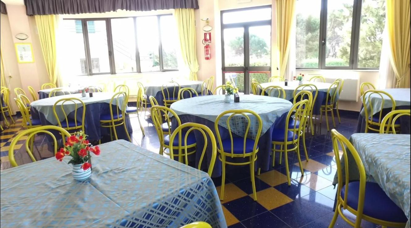 Club Esse Aquilia Beach Village Badolato Marina ภายนอก รูปภาพ